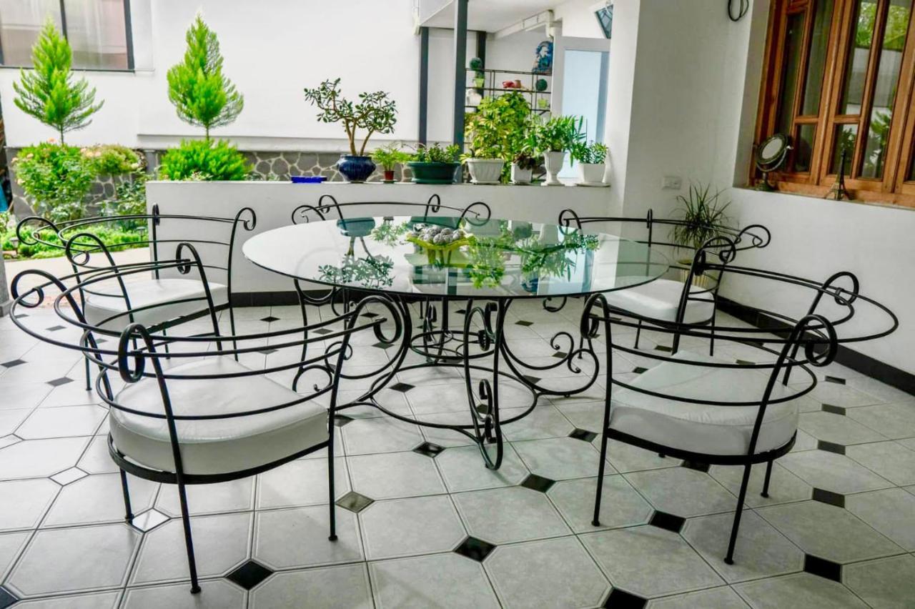 Westay Hotel Tbilisi Exterior foto