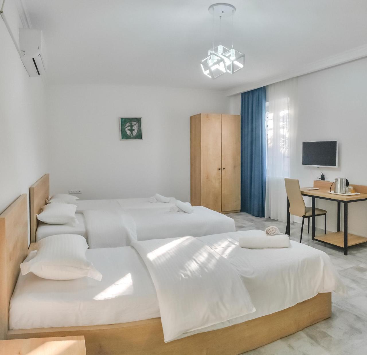 Westay Hotel Tbilisi Exterior foto