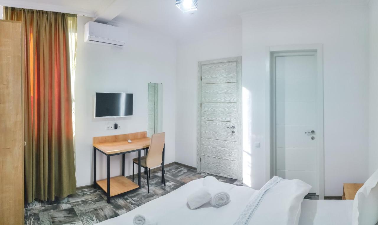 Westay Hotel Tbilisi Exterior foto